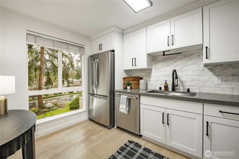1607 102nd Place NE Bellevue WA 98004