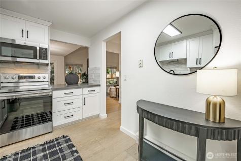 1607 102nd Place NE Bellevue WA 98004