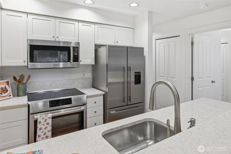 215 20th Avenue E Seattle WA 98112