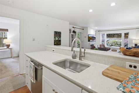 215 20th Avenue E Seattle WA 98112