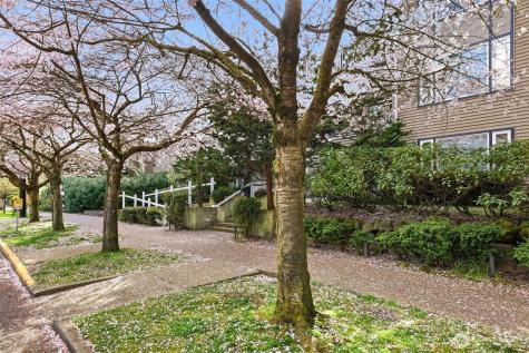 215 20th Avenue E Seattle WA 98112