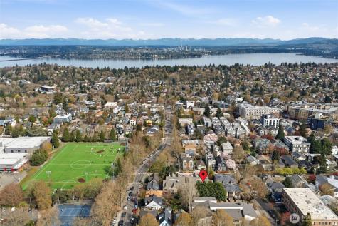 215 20th Avenue E Seattle WA 98112
