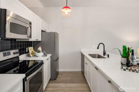 2717 Western Avenue Seattle WA 98121