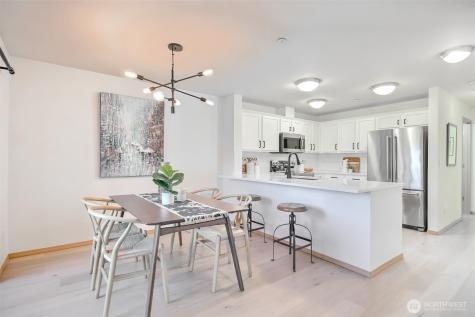 1957 23rd Place NE Issaquah WA 98027