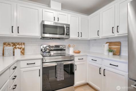 1957 23rd Place NE Issaquah WA 98027