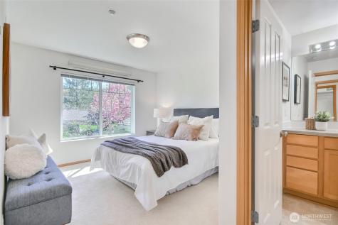 1957 23rd Place NE Issaquah WA 98027