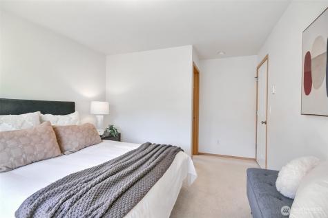 1957 23rd Place NE Issaquah WA 98027