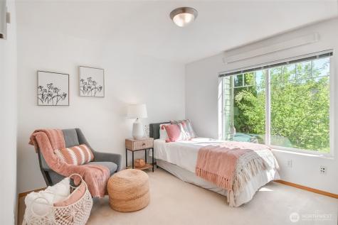 1957 23rd Place NE Issaquah WA 98027
