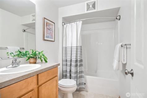 1957 23rd Place NE Issaquah WA 98027