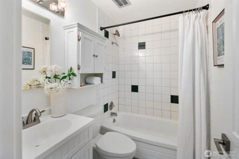 2703 Boylston Avenue E Seattle WA 98102