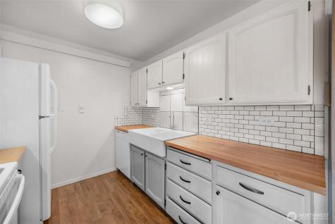 2500 81st Avenue SE Mercer Island WA 98040