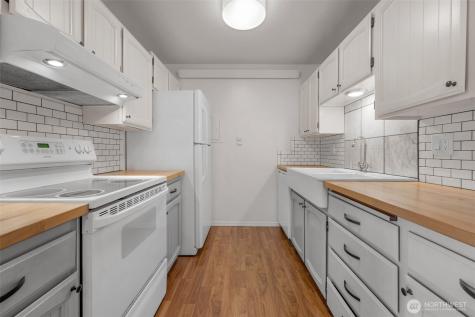 2500 81st Avenue SE Mercer Island WA 98040