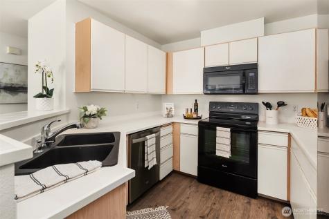 9210 Market Place Lake Stevens WA 98258