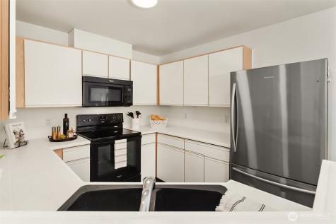 9210 Market Place Lake Stevens WA 98258