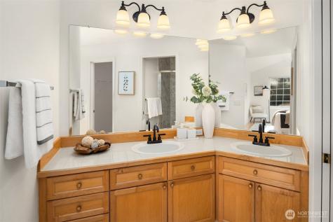18544 NE 57th Street Redmond WA 98052