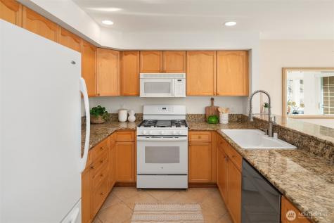 18544 NE 57th Street Redmond WA 98052