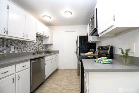 8747 Phinney Avenue N Seattle WA 98103
