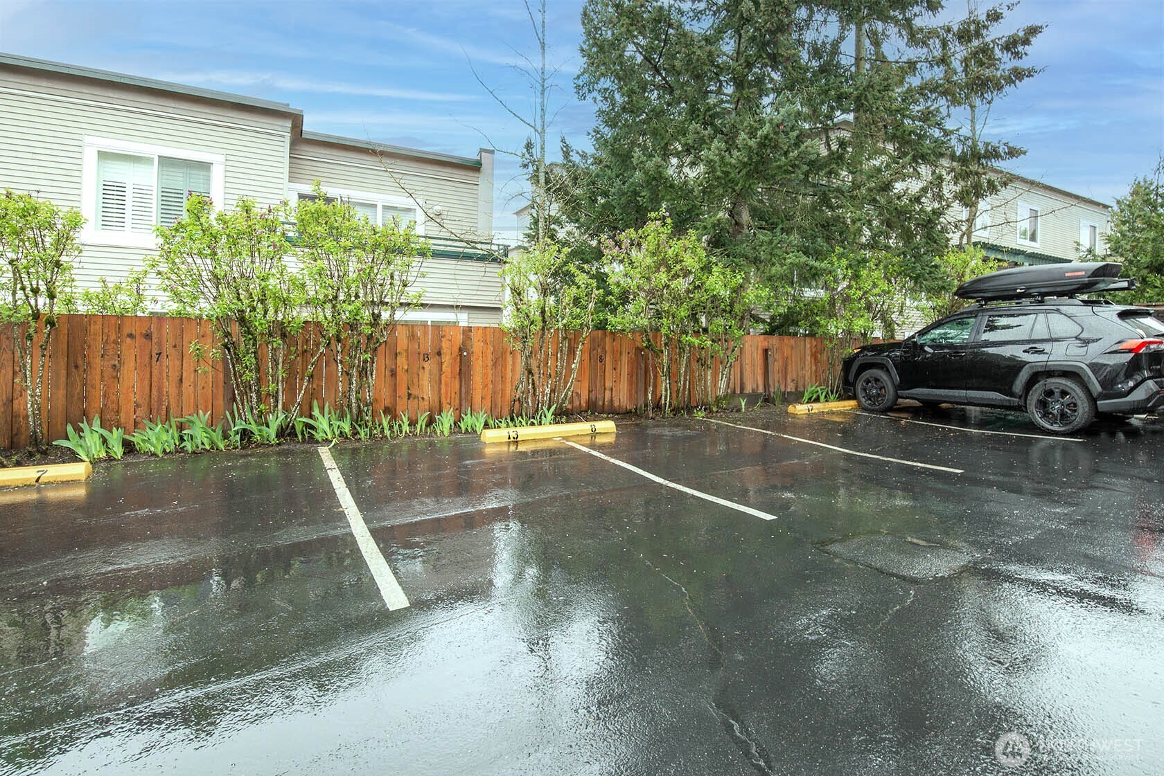 8747 Phinney Avenue N Seattle WA 98103