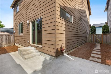 15806 14th Avenue W Lynnwood WA 98087