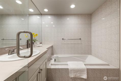2400 8th Avenue N Seattle WA 98109