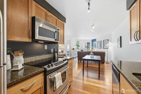 3045 20th Avenue W Seattle WA 98199