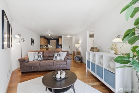 3045 20th Avenue W Seattle WA 98199