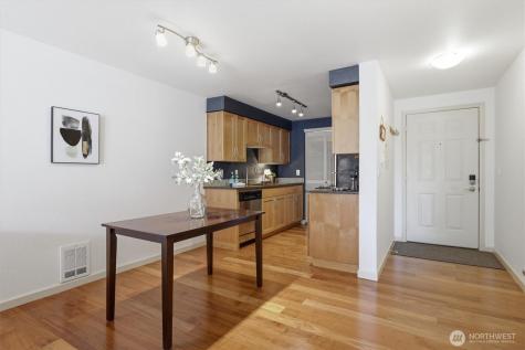 3045 20th Avenue W Seattle WA 98199
