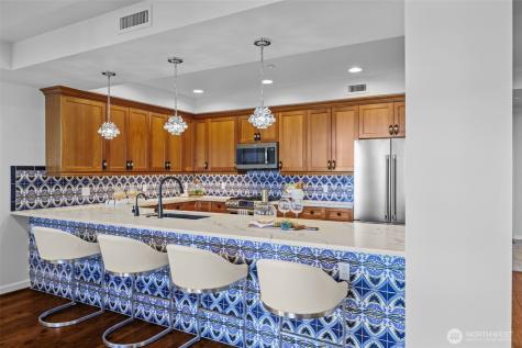 10047 Main Street Bellevue WA 98004