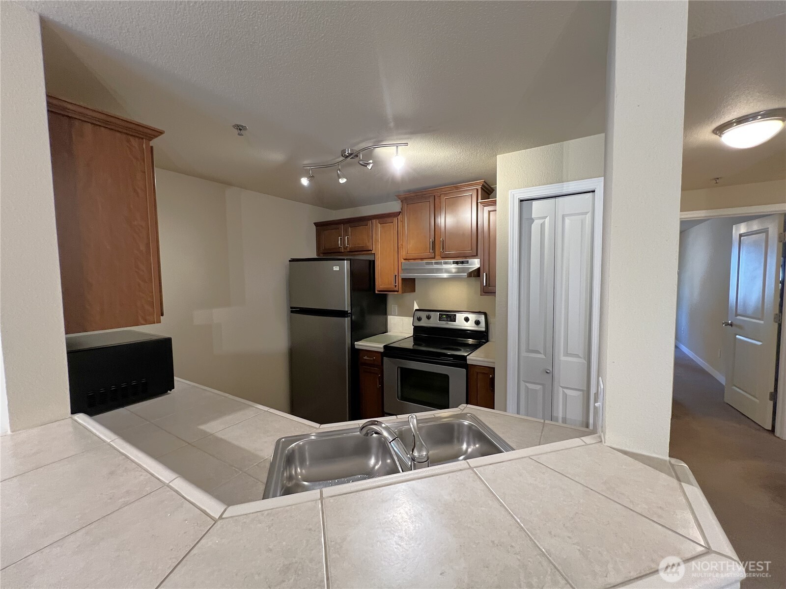 11527 Hwy99 Everett WA 98204