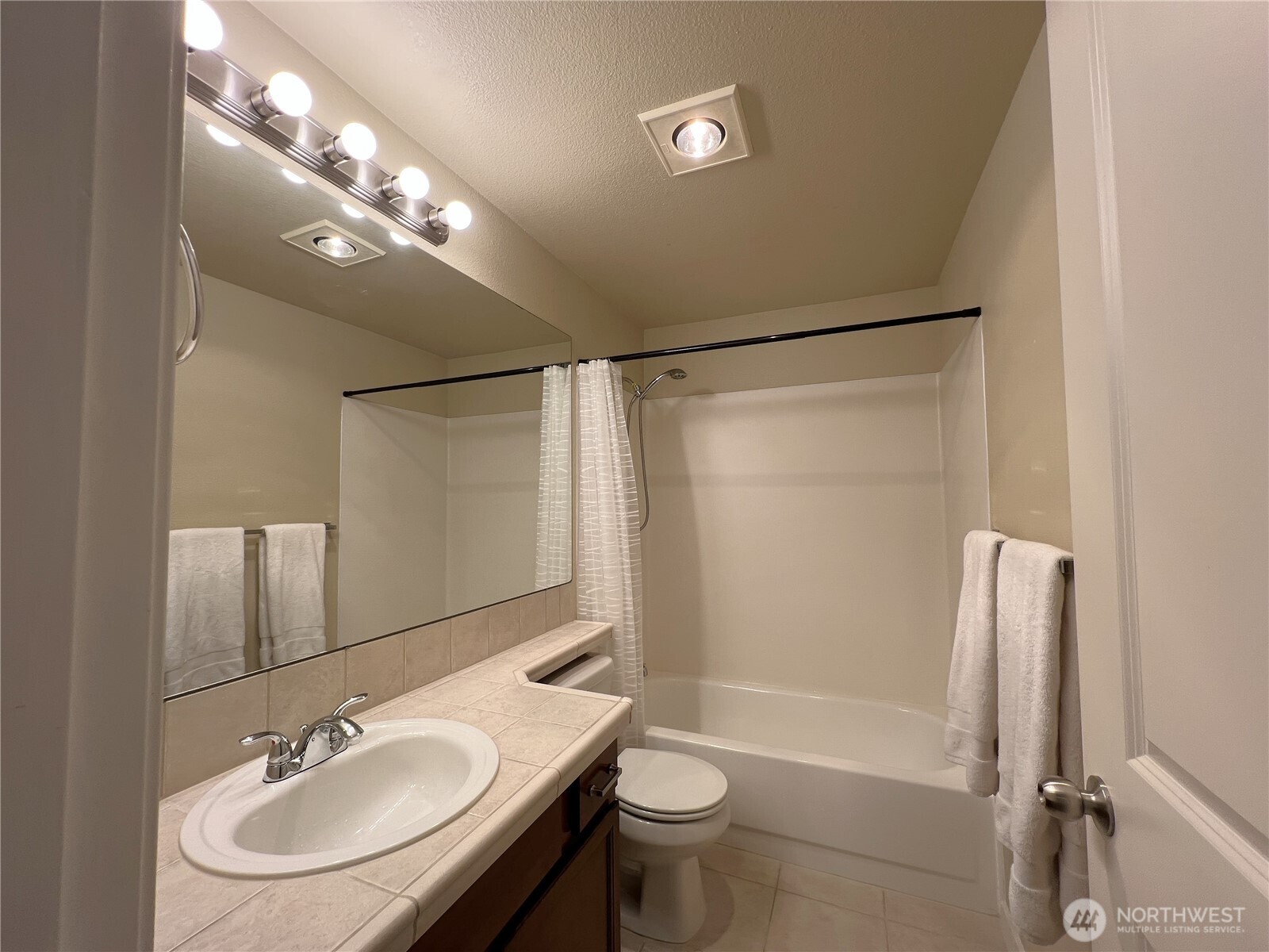 11527 Hwy99 Everett WA 98204