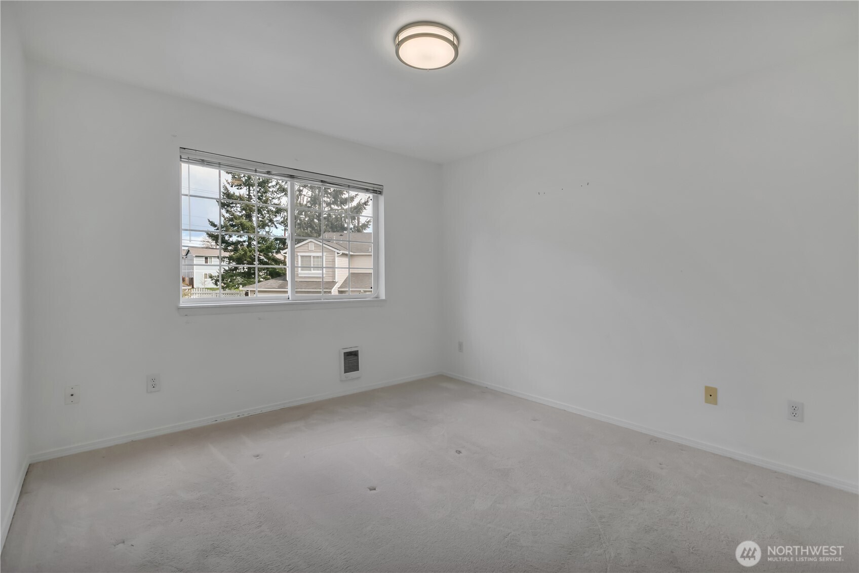 10030 Holly Drive Everett WA 98204