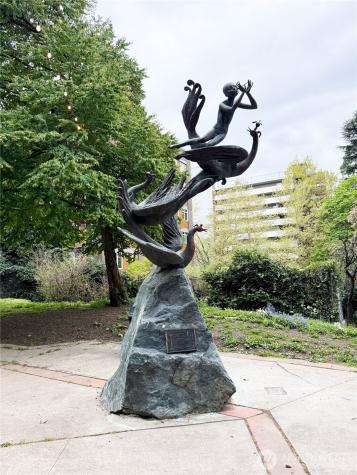 308 Summit Avenue E Seattle WA 98102