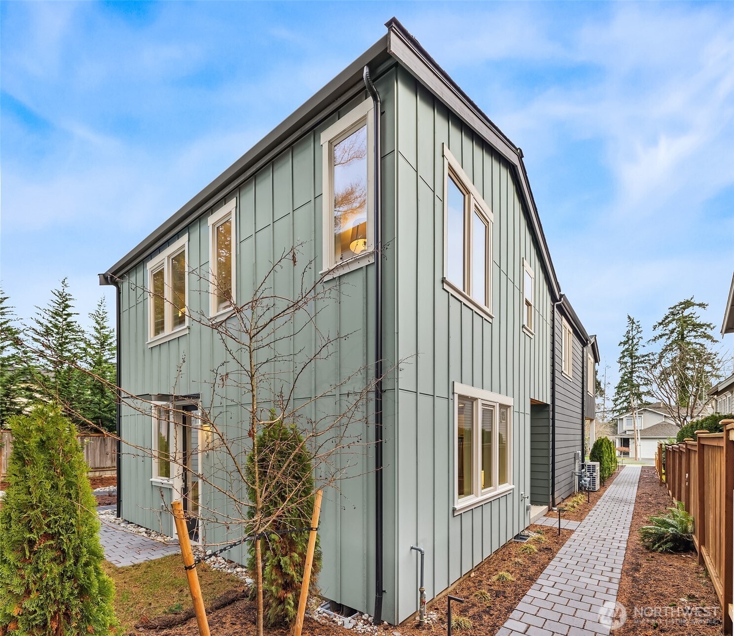 639 18th Avenue W Kirkland WA 98033