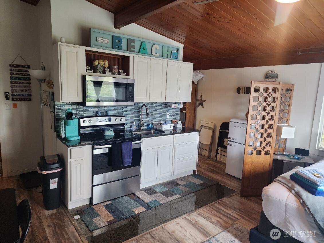 757 Ocean Court NW Ocean Shores WA 98569