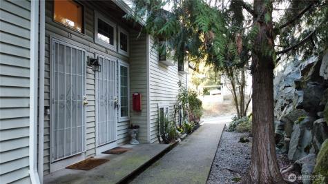15625 42nd Tukwila WA 98188