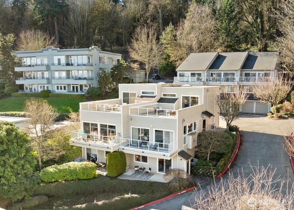 2325 Harbor Avenue SW Seattle WA 98126