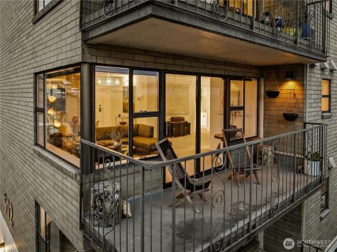912 3rd Avenue W Seattle WA 98119