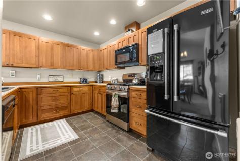 302 Cascadian Court Winthrop WA 98862
