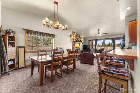 302 Cascadian Court Winthrop WA 98862