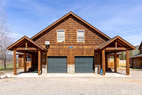 302 Cascadian Court Winthrop WA 98862