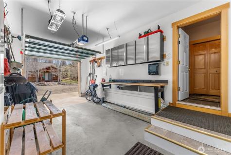 302 Cascadian Court Winthrop WA 98862