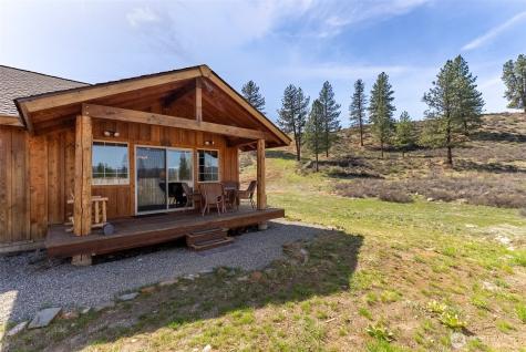 302 Cascadian Court Winthrop WA 98862