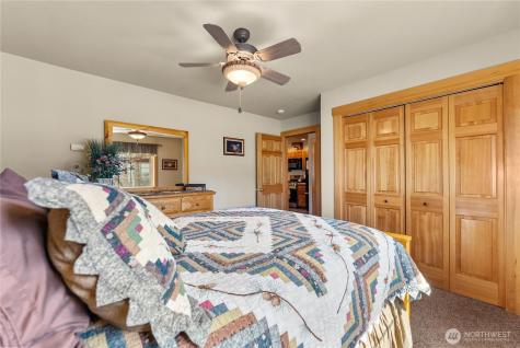 302 Cascadian Court Winthrop WA 98862