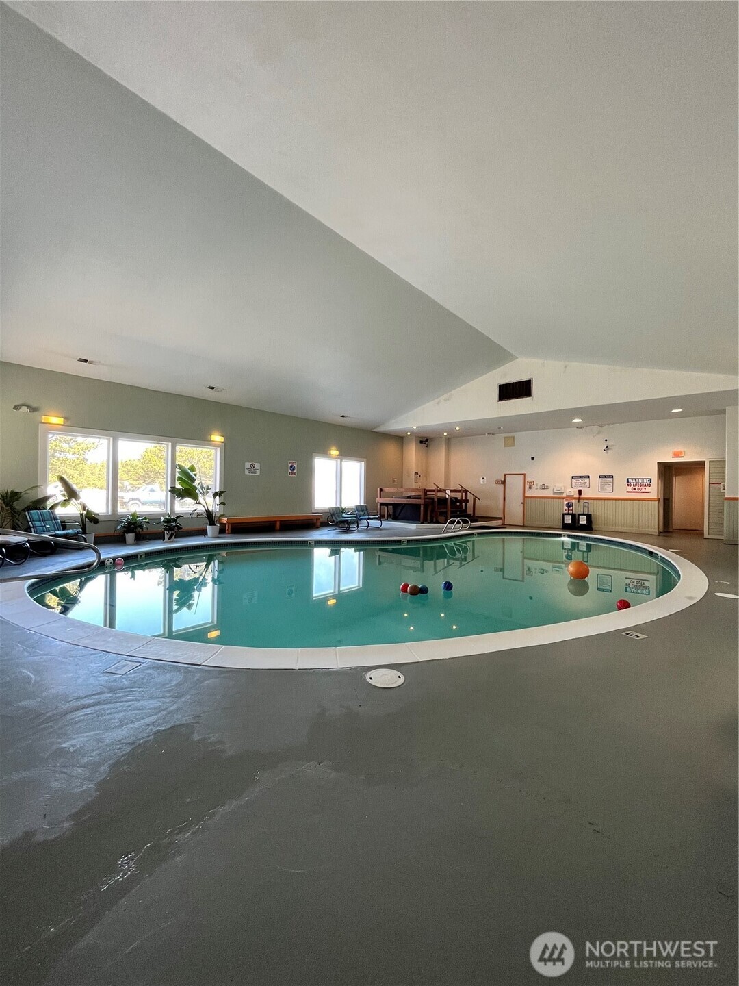 304 14th Street NW Long Beach WA 98631