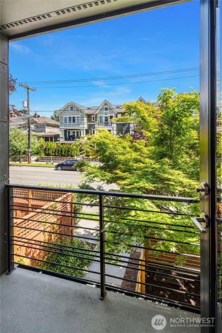 219 12th Avenue E Seattle WA 98102