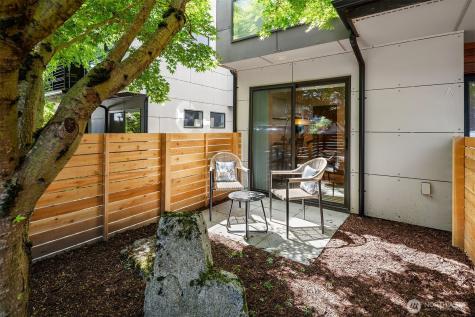 219 12th Avenue E Seattle WA 98102