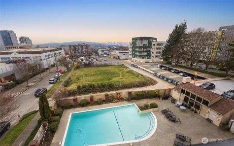 4540 8th Avenue NE Seattle WA 98105