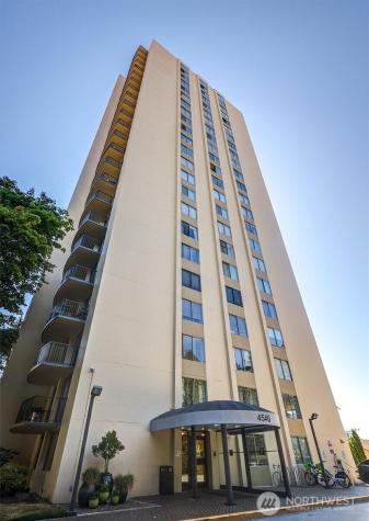 4540 8th Avenue NE Seattle WA 98105