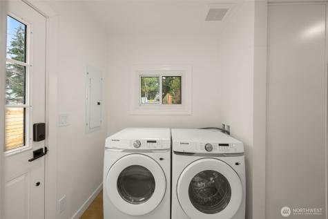 14321 Interlake Avenue N Seattle WA 98133