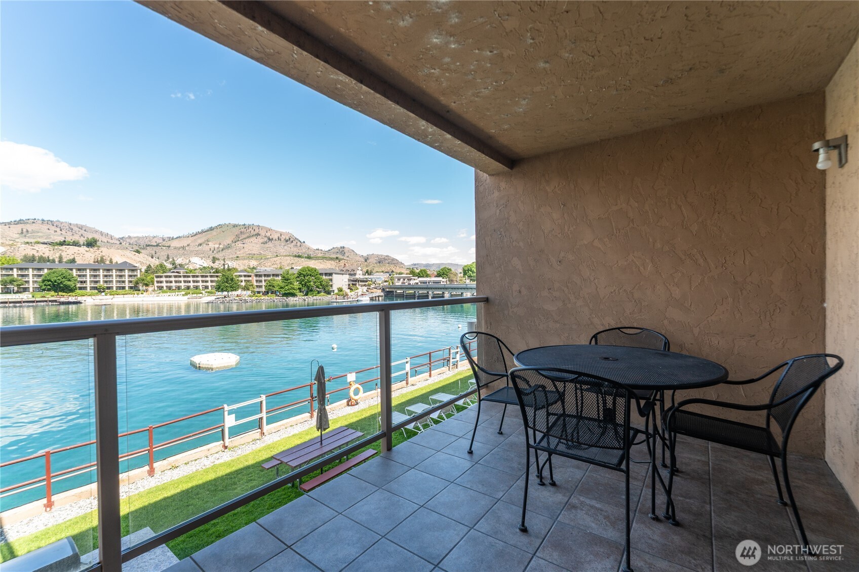 322 W Woodin Avenue Chelan WA 98816